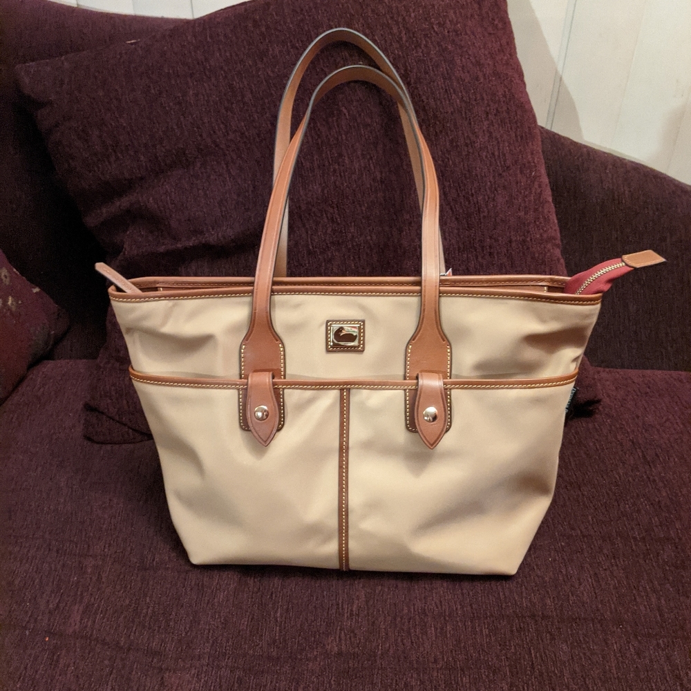 Dooney and bourke shoulder bag